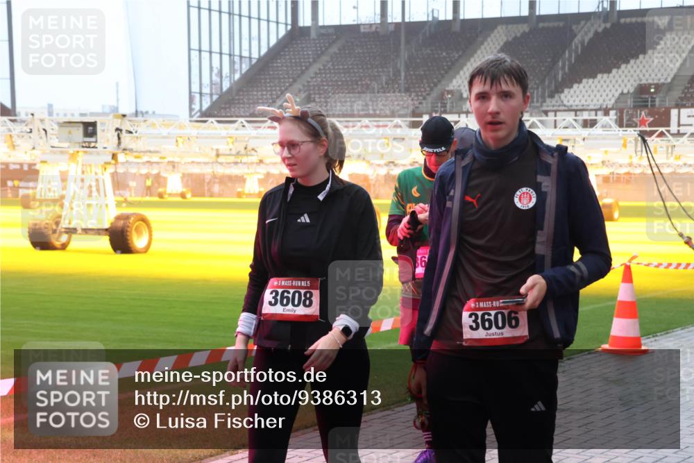 07.12.2025 - St. Pauli X-Mass-Run No. 15 Luisa Fischer http://msf.ph/oto/9386313 07.12.2025 10:19:54 Ziel 15, 3608, 86, 3606, 1910, 658, 661, 2750, 3011, 3013, 3455, 3695, 3724, 3975, 3976, 4038, 4074, 4115, 4330, 4331, 4436, 4437, 4438, 4466, 4473, 4475, 4498 meine-sportfotos.de