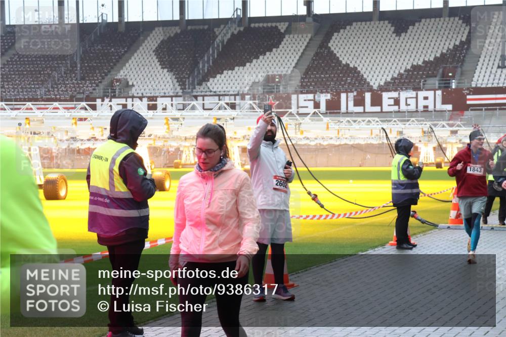 07.12.2025 - St. Pauli X-Mass-Run No. 15 Luisa Fischer http://msf.ph/oto/9386317 07.12.2025 11:40:13 Ziel 2602, 1843, 12, 533, 1168, 1169, 1533, 1838, 1843, 2031, 2057, 2561, 3362, 3593 meine-sportfotos.de