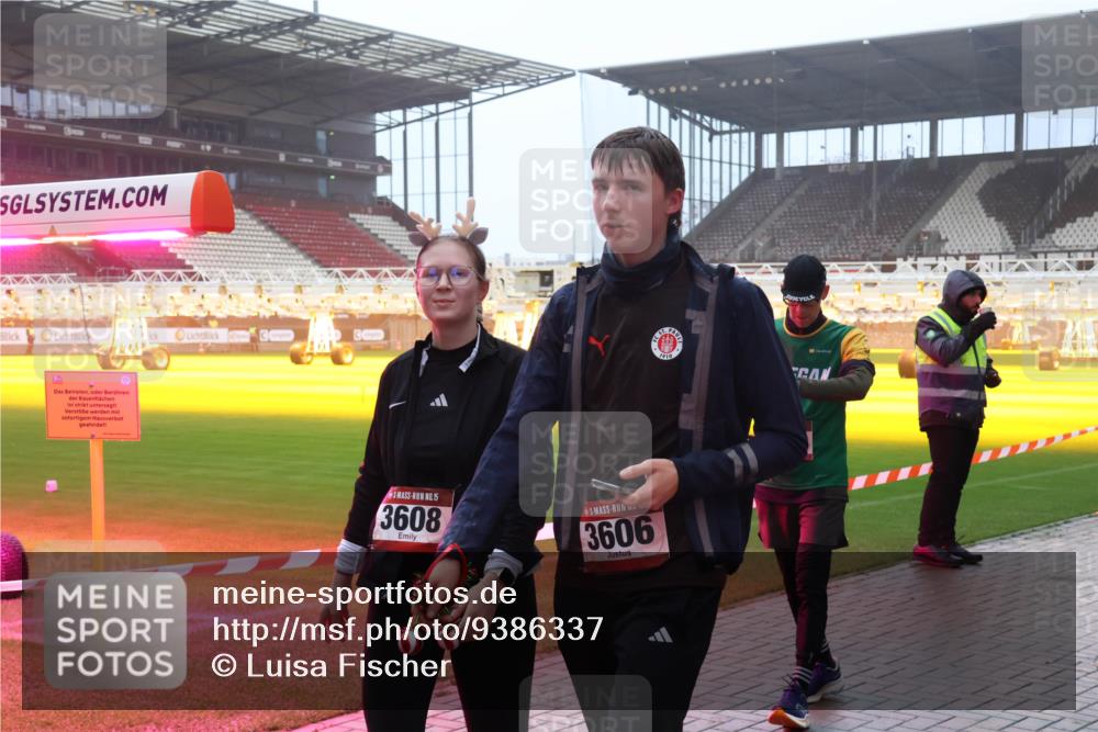 07.12.2025 - St. Pauli X-Mass-Run No. 15 Luisa Fischer http://msf.ph/oto/9386337 07.12.2025 10:19:55 Ziel 4, 15, 3608, 3606, 1910, 658, 661, 2750, 3011, 3013, 3455, 3695, 3724, 3975, 3976, 4038, 4074, 4115, 4330, 4436, 4437, 4438, 4466, 4473, 4475, 4498 meine-sportfotos.de