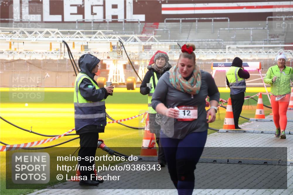 07.12.2025 - St. Pauli X-Mass-Run No. 15 Luisa Fischer http://msf.ph/oto/9386343 07.12.2025 11:40:19 Ziel 12, 32, 12, 533, 1168, 1169, 1533, 1838, 1843, 2031, 2561, 3362, 3593 meine-sportfotos.de