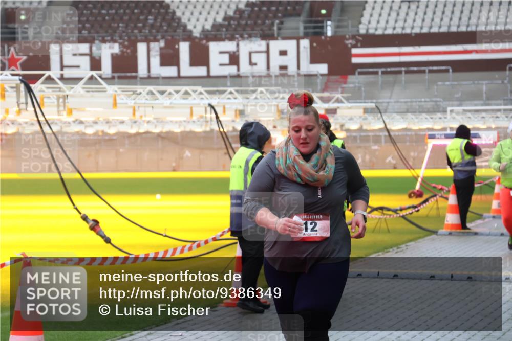 07.12.2025 - St. Pauli X-Mass-Run No. 15 Luisa Fischer http://msf.ph/oto/9386349 07.12.2025 11:40:20 Ziel 15, 12, 12, 533, 1168, 1169, 1533, 1838, 1843, 2031, 2561, 3362, 3593 meine-sportfotos.de