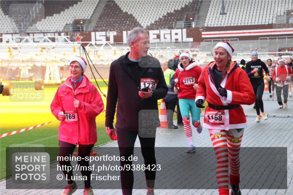 07.12.2025 - St. Pauli X-Mass-Run No. 15 Luisa Fischer http://msf.ph/oto/9386423 07.12.2025 11:40:40 Ziel 169, 173, 2713, 15, 1168, 1533, 533, 1168, 1169, 1533, 1756, 1838, 1843, 2031, 2144, 2561, 2713, 3362, 3554, 3824, 3825, 3850 meine-sportfotos.de