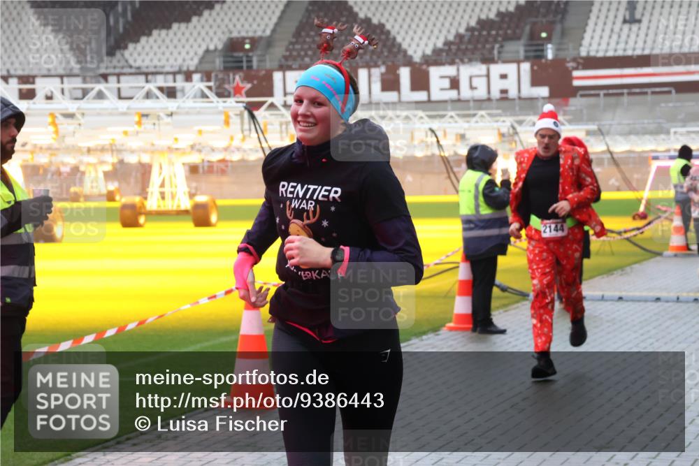 07.12.2025 - St. Pauli X-Mass-Run No. 15 Luisa Fischer http://msf.ph/oto/9386443 07.12.2025 11:40:44 Ziel 2144, 1061, 1168, 1169, 1533, 1756, 1838, 1843, 2031, 2144, 2416, 2417, 2561, 2713, 3554, 3824, 3825, 3850 meine-sportfotos.de