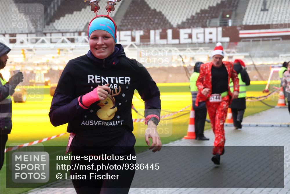 07.12.2025 - St. Pauli X-Mass-Run No. 15 Luisa Fischer http://msf.ph/oto/9386445 07.12.2025 11:40:45 Ziel 1061, 1168, 1169, 1533, 1756, 1838, 1843, 2031, 2144, 2416, 2417, 2561, 2713, 3554, 3824, 3825, 3850 meine-sportfotos.de