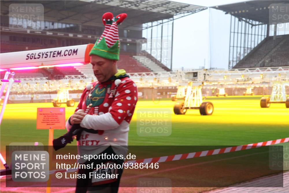 07.12.2025 - St. Pauli X-Mass-Run No. 15 Luisa Fischer http://msf.ph/oto/9386446 07.12.2025 10:20:09 Ziel 4547, 658, 661, 2238, 2750, 3011, 3013, 3695, 3846, 3893, 4038, 4074, 4115, 4466 meine-sportfotos.de