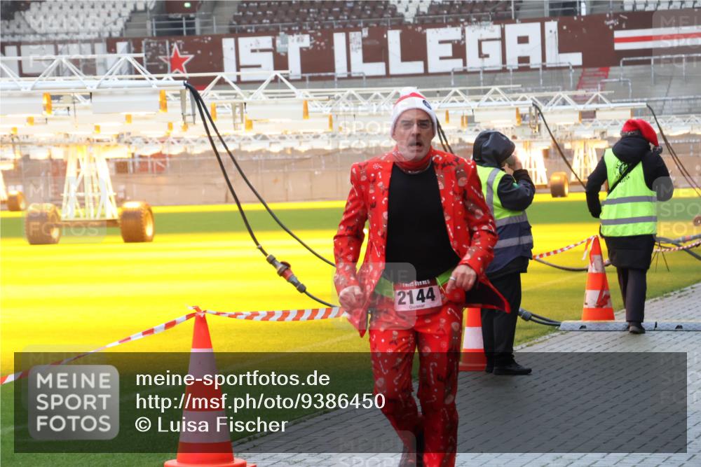 07.12.2025 - St. Pauli X-Mass-Run No. 15 Luisa Fischer http://msf.ph/oto/9386450 07.12.2025 11:40:46 Ziel 2144, 1061, 1168, 1169, 1533, 1756, 1838, 1843, 2031, 2144, 2416, 2417, 2561, 2713, 3554, 3824, 3825, 3850 meine-sportfotos.de