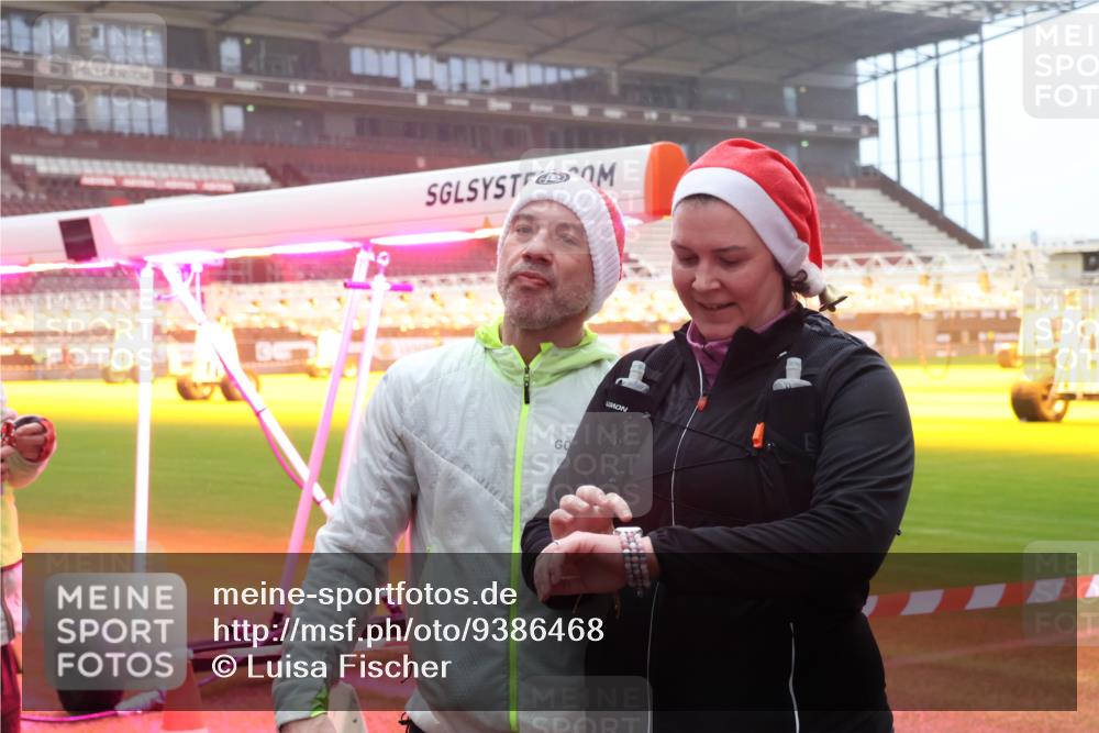 07.12.2025 - St. Pauli X-Mass-Run No. 15 Luisa Fischer http://msf.ph/oto/9386468 07.12.2025 10:20:13 Ziel 658, 661, 1364, 1903, 2238, 2750, 2751, 3011, 3013, 3695, 3846, 3871, 3893, 4038, 4074, 4115 meine-sportfotos.de