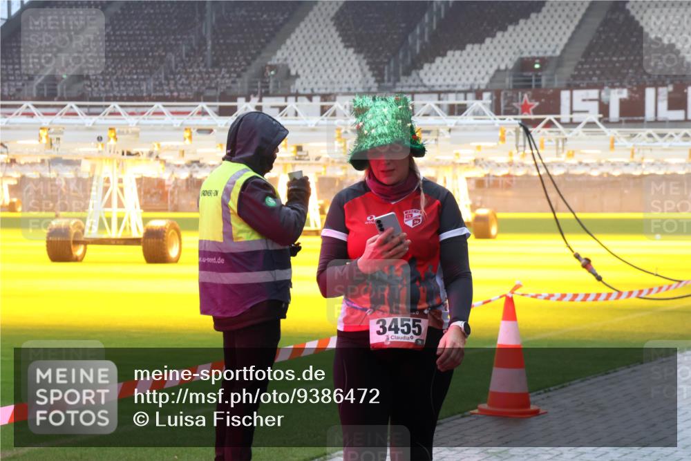 07.12.2025 - St. Pauli X-Mass-Run No. 15 Luisa Fischer http://msf.ph/oto/9386472 07.12.2025 10:20:17 Ziel 20, 3455, 658, 661, 1364, 1553, 1903, 2238, 2750, 2751, 3011, 3013, 3846, 3871, 3893, 4038, 4042, 4071, 4074 meine-sportfotos.de