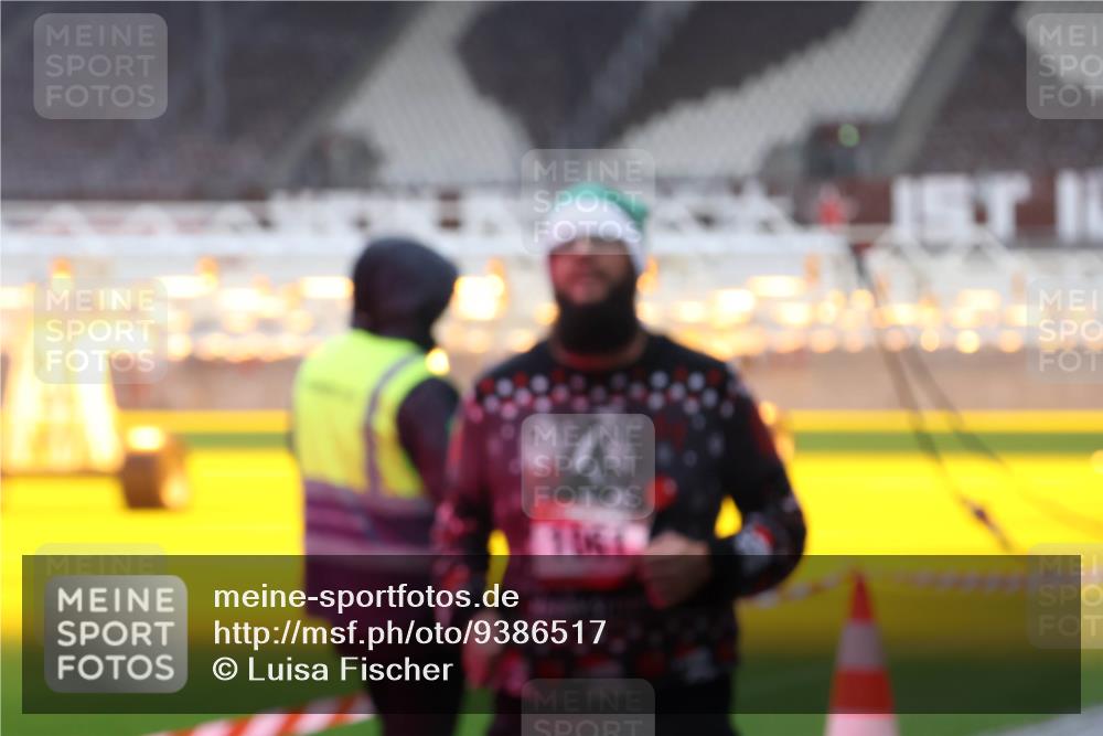 07.12.2025 - St. Pauli X-Mass-Run No. 15 Luisa Fischer http://msf.ph/oto/9386517 07.12.2025 11:41:02 Ziel 52, 726, 727, 1061, 1277, 1756, 2144, 2199, 2294, 2416, 2417, 2425, 2713, 2865, 2947, 2976, 3259, 3554, 3592, 3619, 3824, 3825, 3850, 4608 meine-sportfotos.de