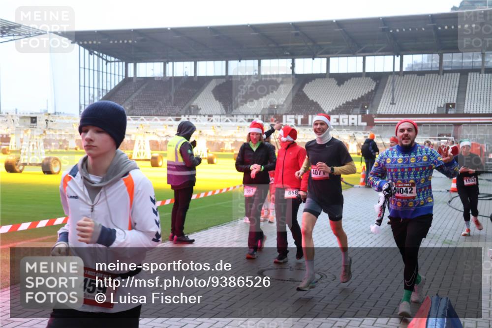 07.12.2025 - St. Pauli X-Mass-Run No. 15 Luisa Fischer http://msf.ph/oto/9386526 07.12.2025 10:20:34 Ziel 15, 459, 661, 658, 407, 1553, 4042, 447, 452, 459, 461, 478, 1364, 1553, 1903, 2187, 2238, 2751, 2855, 3473, 3832, 3846, 3871, 3893, 4042, 4071, 4116, 4503, 4523 meine-sportfotos.de