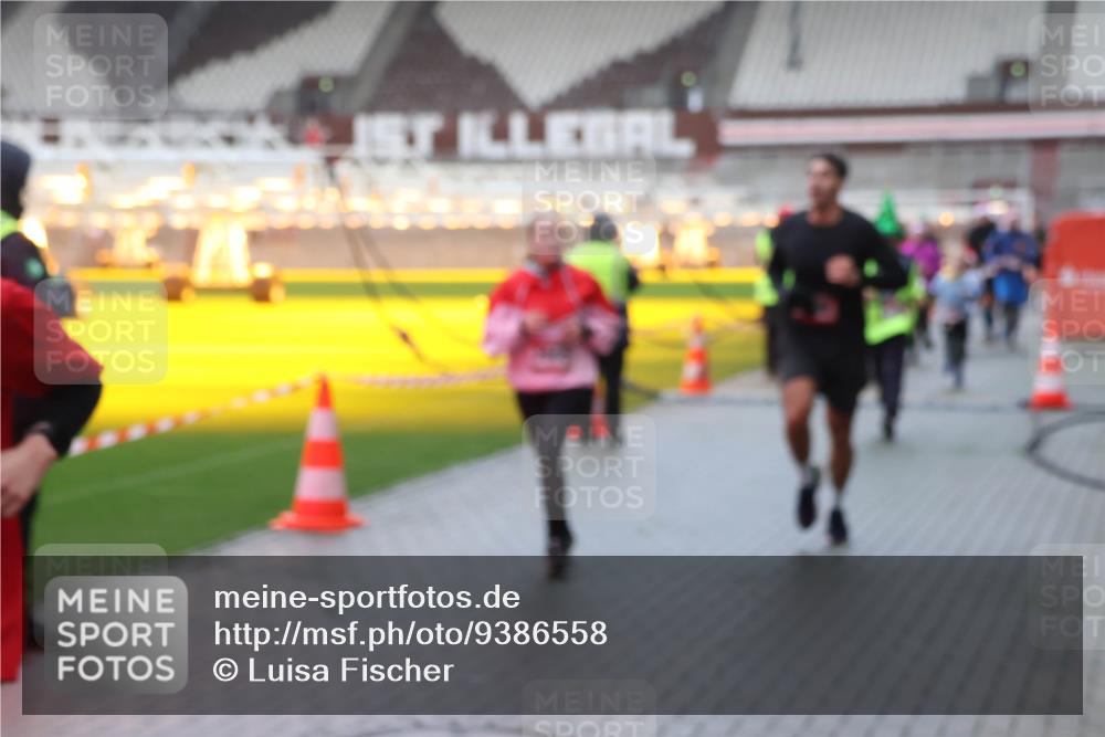 07.12.2025 - St. Pauli X-Mass-Run No. 15 Luisa Fischer http://msf.ph/oto/9386558 07.12.2025 11:41:10 Ziel 52, 726, 727, 1061, 1277, 1756, 2144, 2199, 2292, 2294, 2416, 2417, 2425, 2713, 2865, 2947, 2976, 3259, 3554, 3592, 3619, 3824, 3825, 3850, 3912, 4608 meine-sportfotos.de