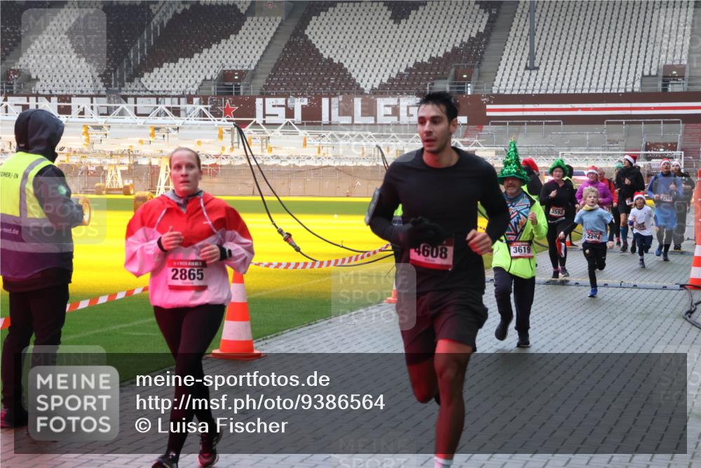 07.12.2025 - St. Pauli X-Mass-Run No. 15 Luisa Fischer http://msf.ph/oto/9386564 07.12.2025 11:41:11 Ziel 4608, 2865, 3619, 3592, 2292, 52, 726, 727, 1061, 1277, 1756, 2144, 2199, 2292, 2294, 2416, 2417, 2425, 2708, 2710, 2713, 2865, 2947, 2976, 3259, 3554, 3592, 3619, 3824, 3825, 3850, 3880, 3885, 3912, 4608 meine-sportfotos.de