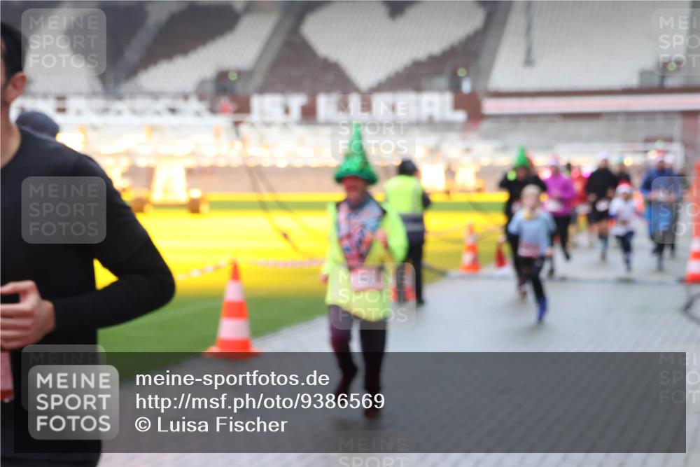 07.12.2025 - St. Pauli X-Mass-Run No. 15 Luisa Fischer http://msf.ph/oto/9386569 07.12.2025 11:41:13 Ziel 52, 726, 727, 1061, 1277, 1756, 2144, 2199, 2292, 2294, 2416, 2417, 2425, 2708, 2710, 2713, 2865, 2947, 2976, 3259, 3554, 3592, 3619, 3824, 3825, 3850, 3880, 3885, 3912, 4608 meine-sportfotos.de