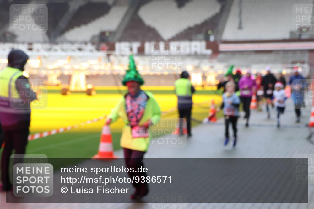 07.12.2025 - St. Pauli X-Mass-Run No. 15 Luisa Fischer http://msf.ph/oto/9386571 07.12.2025 11:41:13 Ziel 52, 726, 727, 1061, 1277, 1756, 2144, 2199, 2292, 2294, 2416, 2417, 2425, 2708, 2710, 2713, 2865, 2947, 2976, 3259, 3554, 3592, 3619, 3824, 3825, 3850, 3880, 3885, 3912, 4608 meine-sportfotos.de