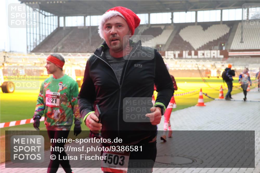07.12.2025 - St. Pauli X-Mass-Run No. 15 Luisa Fischer http://msf.ph/oto/9386581 07.12.2025 10:20:40 Ziel 452, 4521, 5, 4503, 447, 452, 459, 461, 478, 1364, 1553, 1903, 2187, 2238, 2751, 2855, 3473, 3832, 3846, 3871, 3893, 4042, 4071, 4116, 4490, 4503, 4523 meine-sportfotos.de