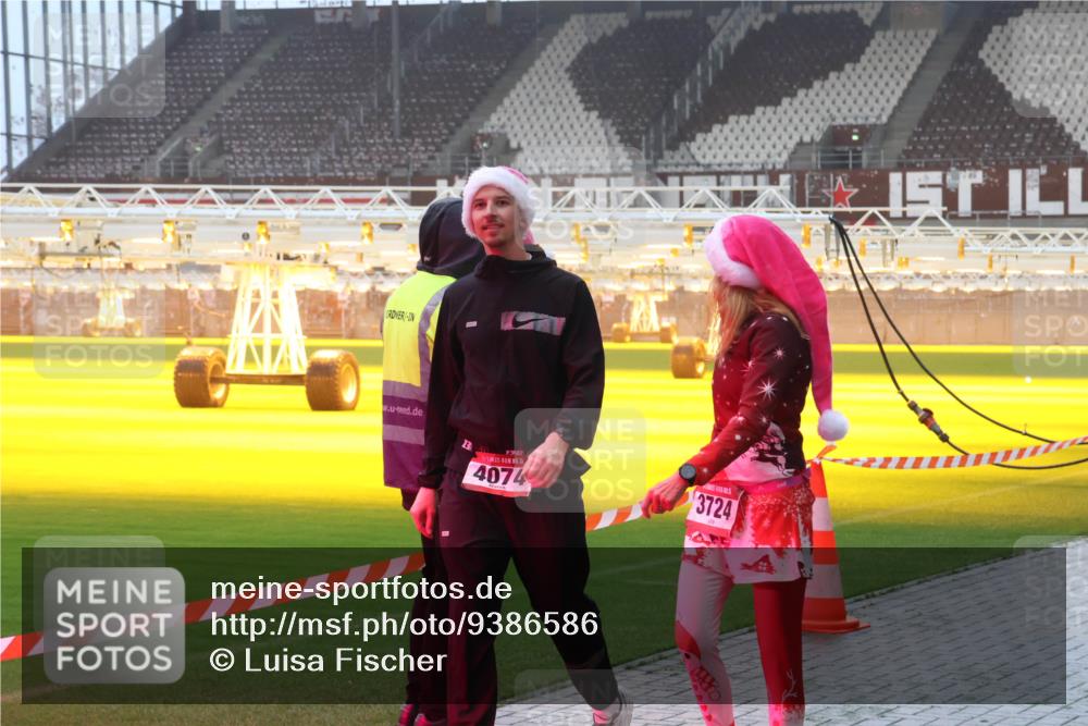07.12.2025 - St. Pauli X-Mass-Run No. 15 Luisa Fischer http://msf.ph/oto/9386586 07.12.2025 10:20:42 Ziel 23, 130, 15, 4074, 3724, 447, 452, 459, 461, 478, 1364, 1553, 1903, 2187, 2238, 2751, 2855, 3473, 3832, 3846, 3871, 3893, 4042, 4071, 4116, 4490, 4503, 4523 meine-sportfotos.de