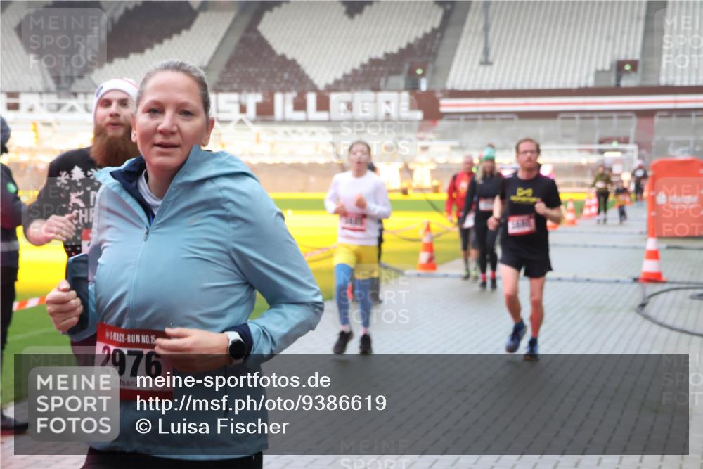 07.12.2025 - St. Pauli X-Mass-Run No. 15 Luisa Fischer http://msf.ph/oto/9386619 07.12.2025 11:41:21 Ziel 15, 2976, 52, 726, 727, 1061, 1277, 1756, 2199, 2292, 2294, 2416, 2417, 2425, 2708, 2710, 2865, 2947, 2976, 3259, 3592, 3619, 3747, 3748, 3850, 3880, 3885, 3912, 4608 meine-sportfotos.de