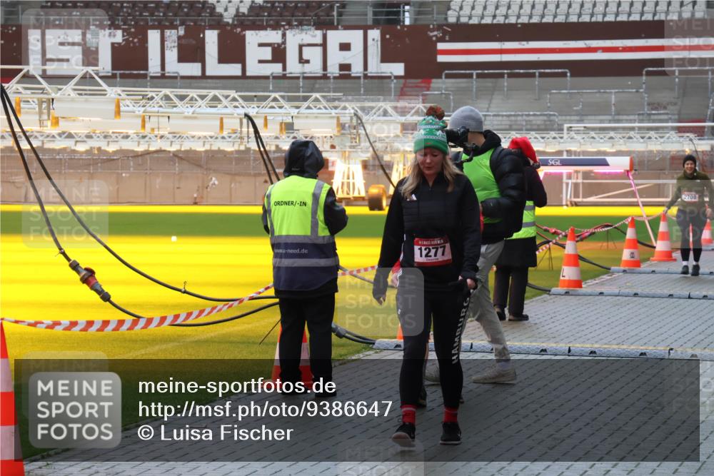 07.12.2025 - St. Pauli X-Mass-Run No. 15 Luisa Fischer http://msf.ph/oto/9386647 07.12.2025 11:41:24 Ziel 1277, 2708, 52, 726, 727, 1061, 1277, 2199, 2292, 2294, 2416, 2417, 2425, 2708, 2710, 2865, 2947, 2976, 3259, 3592, 3619, 3747, 3748, 3880, 3885, 3912, 4608 meine-sportfotos.de
