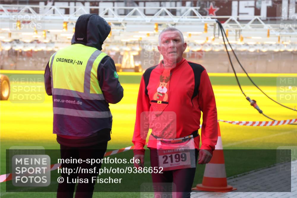 07.12.2025 - St. Pauli X-Mass-Run No. 15 Luisa Fischer http://msf.ph/oto/9386652 07.12.2025 11:41:32 Ziel 15, 2199, 52, 726, 727, 1277, 2199, 2292, 2294, 2425, 2465, 2466, 2470, 2471, 2476, 2479, 2491, 2708, 2710, 2865, 2947, 2976, 3153, 3204, 3259, 3505, 3592, 3619, 3747, 3748, 3880, 3885, 3912, 4608 meine-sportfotos.de