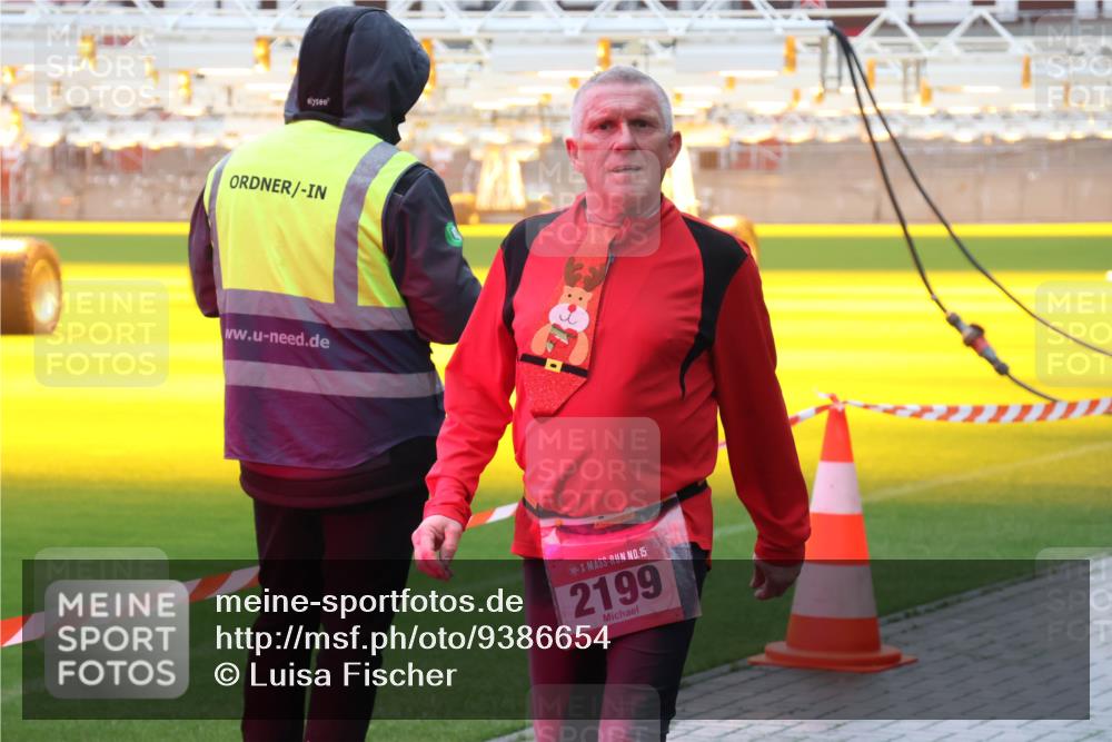 07.12.2025 - St. Pauli X-Mass-Run No. 15 Luisa Fischer http://msf.ph/oto/9386654 07.12.2025 11:41:32 Ziel 15, 2199, 52, 726, 727, 1277, 2199, 2292, 2294, 2425, 2465, 2466, 2470, 2471, 2476, 2479, 2491, 2708, 2710, 2865, 2947, 2976, 3153, 3204, 3259, 3505, 3592, 3619, 3747, 3748, 3880, 3885, 3912, 4608 meine-sportfotos.de