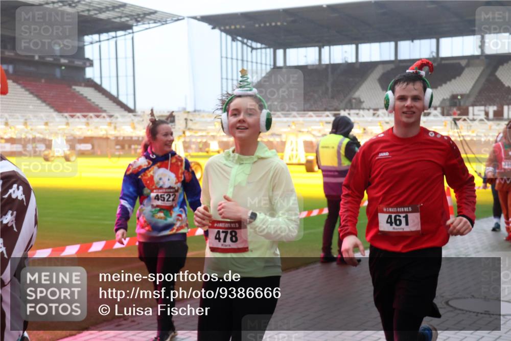 07.12.2025 - St. Pauli X-Mass-Run No. 15 Luisa Fischer http://msf.ph/oto/9386666 07.12.2025 10:20:54 Ziel 4522, 478, 15, 461, 392, 447, 452, 459, 461, 478, 1016, 1076, 1364, 1466, 1553, 1903, 2187, 2238, 2751, 2855, 3473, 3832, 3846, 3871, 4042, 4071, 4116, 4490, 4503, 4517, 4523 meine-sportfotos.de