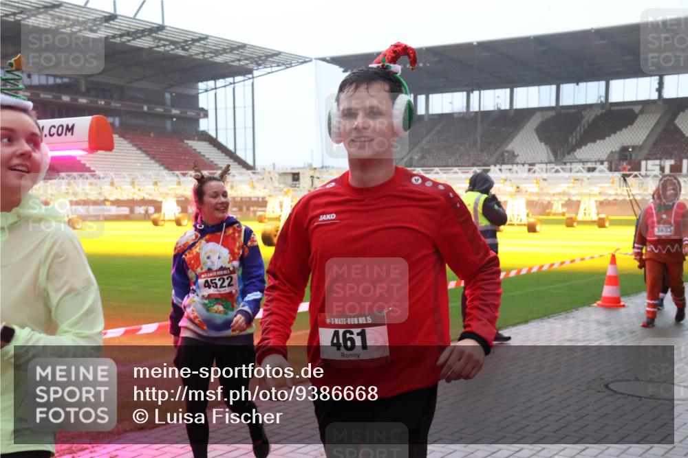 07.12.2025 - St. Pauli X-Mass-Run No. 15 Luisa Fischer http://msf.ph/oto/9386668 07.12.2025 10:20:55 Ziel 4522, 15, 461, 3893, 392, 447, 452, 459, 461, 478, 1016, 1076, 1364, 1466, 1553, 1903, 2187, 2238, 2751, 2855, 3473, 3832, 3846, 3871, 4042, 4071, 4116, 4490, 4503, 4517, 4523 meine-sportfotos.de