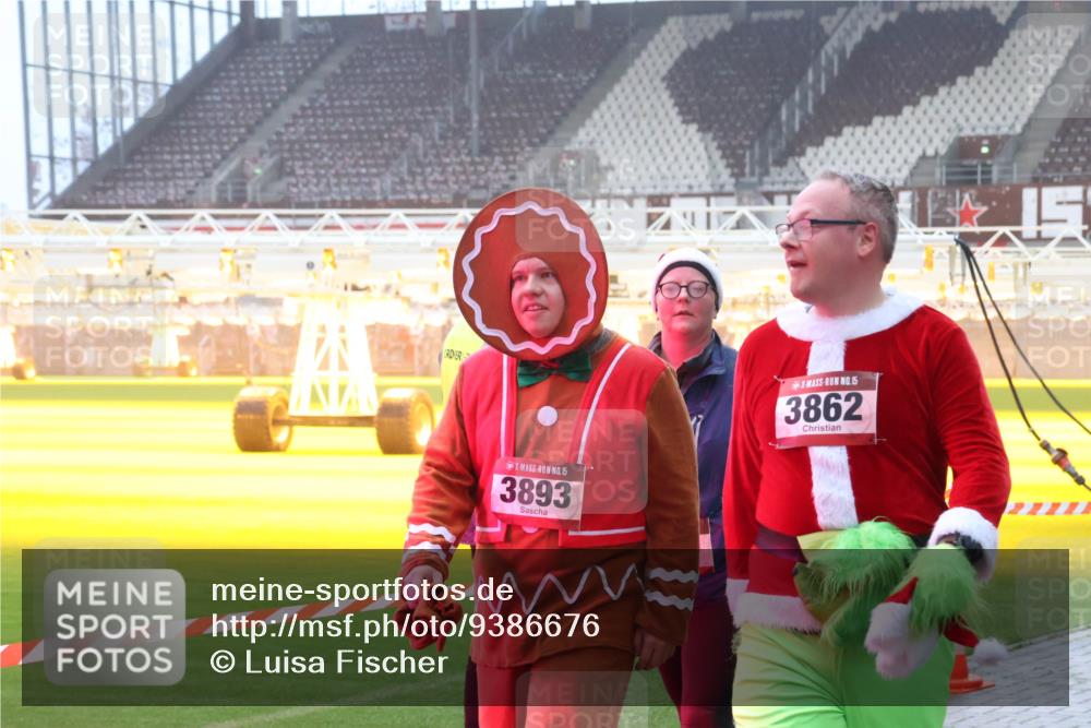 07.12.2025 - St. Pauli X-Mass-Run No. 15 Luisa Fischer http://msf.ph/oto/9386676 07.12.2025 10:20:58 Ziel 15, 3893, 15, 3862, 392, 447, 452, 459, 461, 478, 1016, 1076, 1364, 1466, 1553, 1903, 2187, 2751, 2799, 2855, 3473, 3832, 3871, 4042, 4071, 4116, 4490, 4503, 4517, 4523 meine-sportfotos.de