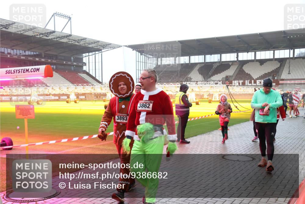 07.12.2025 - St. Pauli X-Mass-Run No. 15 Luisa Fischer http://msf.ph/oto/9386682 07.12.2025 10:21:00 Ziel 3893, 5, 3862, 1076, 28, 392, 447, 452, 459, 461, 478, 1016, 1076, 1466, 1553, 2187, 2799, 2855, 3473, 3832, 4042, 4071, 4116, 4490, 4503, 4517, 4523 meine-sportfotos.de