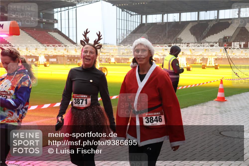 07.12.2025 - St. Pauli X-Mass-Run No. 15 Luisa Fischer http://msf.ph/oto/9386695 07.12.2025 10:21:06 Ziel 150, 15, 3871, 15, 3846, 392, 447, 452, 459, 461, 478, 1016, 1076, 1466, 2187, 2799, 2855, 3473, 3832, 4116, 4490, 4503, 4517, 4523 meine-sportfotos.de