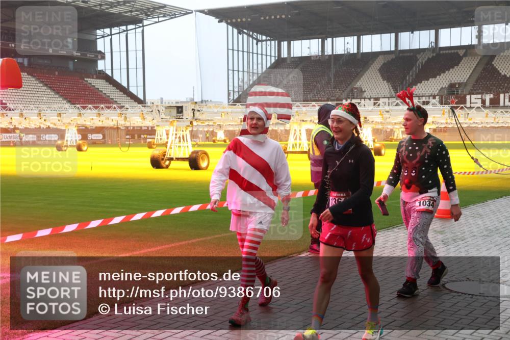 07.12.2025 - St. Pauli X-Mass-Run No. 15 Luisa Fischer http://msf.ph/oto/9386706 07.12.2025 10:21:14 Ziel 15, 1034, 392, 447, 452, 461, 478, 1016, 1076, 1466, 1898, 1900, 2187, 2799, 3473, 3832, 4116, 4490, 4517, 4523 meine-sportfotos.de