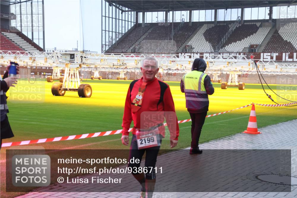 07.12.2025 - St. Pauli X-Mass-Run No. 15 Luisa Fischer http://msf.ph/oto/9386711 07.12.2025 11:41:34 Ziel 5, 2199, 52, 726, 727, 1277, 2199, 2292, 2294, 2425, 2465, 2466, 2470, 2471, 2476, 2479, 2491, 2708, 2710, 2865, 2947, 2976, 3153, 3204, 3259, 3505, 3532, 3592, 3619, 3747, 3748, 3880, 3885, 3912, 4608 meine-sportfotos.de