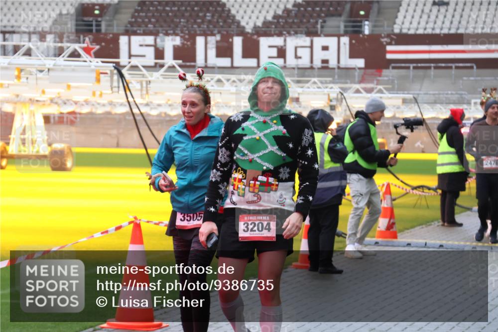 07.12.2025 - St. Pauli X-Mass-Run No. 15 Luisa Fischer http://msf.ph/oto/9386735 07.12.2025 11:41:58 Ziel 3505, 15, 3204, 2476, 1801, 2231, 2435, 2465, 2466, 2470, 2471, 2476, 2479, 2491, 2708, 2710, 3153, 3204, 3222, 3393, 3479, 3505, 3532, 3555, 3718, 3732, 3747, 3748, 3755, 3757, 3764, 3784, 3880, 3885 meine-sportfotos.de