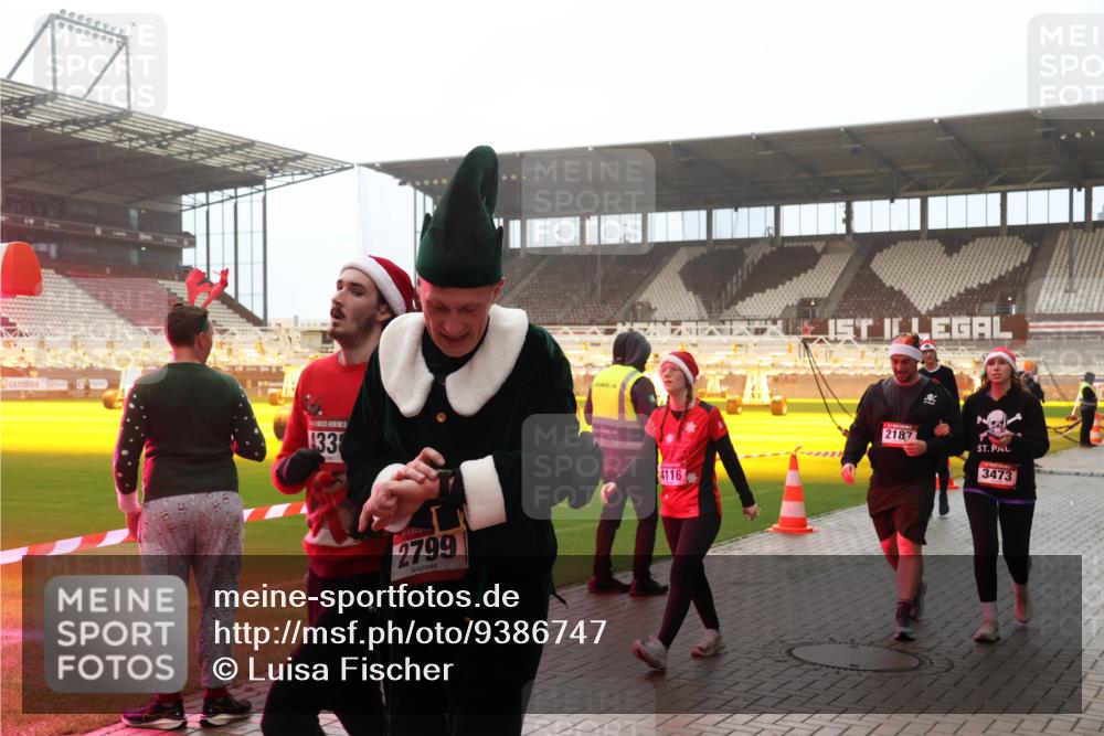 07.12.2025 - St. Pauli X-Mass-Run No. 15 Luisa Fischer http://msf.ph/oto/9386747 07.12.2025 10:21:22 Ziel 133, 1, 2799, 4116, 2187, 3473, 392, 461, 478, 1016, 1076, 1386, 1407, 1466, 1898, 1900, 2187, 2565, 2799, 3984, 4338, 4490, 4517 meine-sportfotos.de