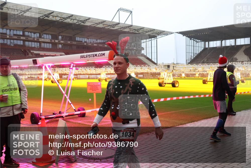 07.12.2025 - St. Pauli X-Mass-Run No. 15 Luisa Fischer http://msf.ph/oto/9386790 07.12.2025 10:21:28 Ziel 5, 1034, 392, 1016, 1076, 1326, 1386, 1407, 1466, 1898, 1900, 2173, 2565, 2799, 3062, 3384, 3848, 3849, 3984, 4117, 4338, 4517 meine-sportfotos.de