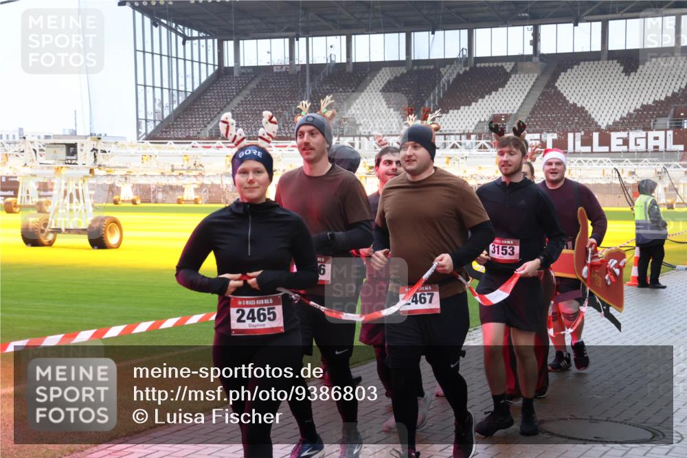 07.12.2025 - St. Pauli X-Mass-Run No. 15 Luisa Fischer http://msf.ph/oto/9386803 07.12.2025 11:42:08 Ziel 15, 2465, 15, 6, 467, 3153, 15, 1801, 2231, 2435, 2465, 2466, 2470, 2471, 2476, 2479, 2491, 3153, 3204, 3222, 3393, 3479, 3505, 3532, 3555, 3717, 3718, 3732, 3755, 3757, 3764, 3784, 3922, 3923 meine-sportfotos.de
