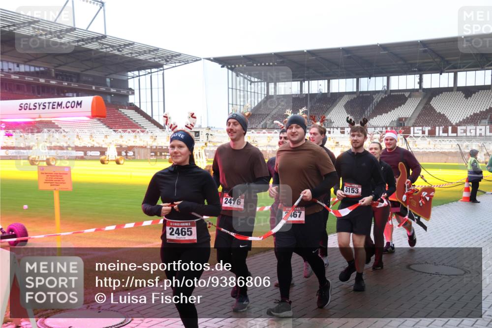 07.12.2025 - St. Pauli X-Mass-Run No. 15 Luisa Fischer http://msf.ph/oto/9386806 07.12.2025 11:42:09 Ziel 15, 2465, 2476, 2467, 3153, 1, 15, 1801, 2231, 2435, 2465, 2466, 2470, 2471, 2476, 2479, 2491, 3153, 3204, 3222, 3393, 3479, 3505, 3532, 3555, 3717, 3718, 3732, 3755, 3757, 3764, 3784, 3922, 3923 meine-sportfotos.de