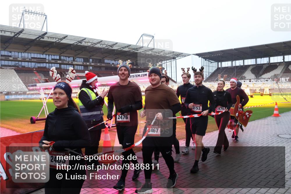 07.12.2025 - St. Pauli X-Mass-Run No. 15 Luisa Fischer http://msf.ph/oto/9386811 07.12.2025 11:42:10 Ziel 15, 2465, 2476, 2467, 24, 49, 3153, 2470, 15, 462, 1801, 2231, 2291, 2435, 2465, 2466, 2470, 2471, 2476, 2479, 2491, 3153, 3204, 3222, 3393, 3479, 3505, 3532, 3555, 3717, 3718, 3732, 3755, 3757, 3764, 3784, 3922, 3923 meine-sportfotos.de