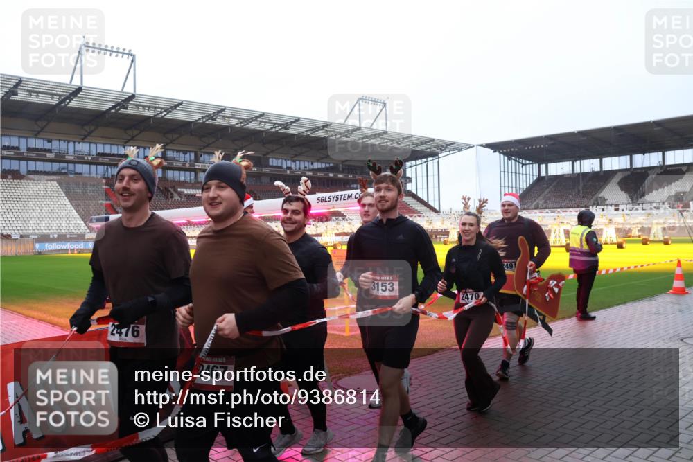 07.12.2025 - St. Pauli X-Mass-Run No. 15 Luisa Fischer http://msf.ph/oto/9386814 07.12.2025 11:42:11 Ziel 2476, 2467, 5, 3153, 2470, 491, 15, 462, 465, 1801, 2231, 2291, 2435, 2465, 2466, 2470, 2471, 2476, 2479, 2491, 3153, 3204, 3222, 3393, 3479, 3505, 3532, 3555, 3717, 3718, 3732, 3755, 3757, 3764, 3784, 3922, 3923, 4605 meine-sportfotos.de