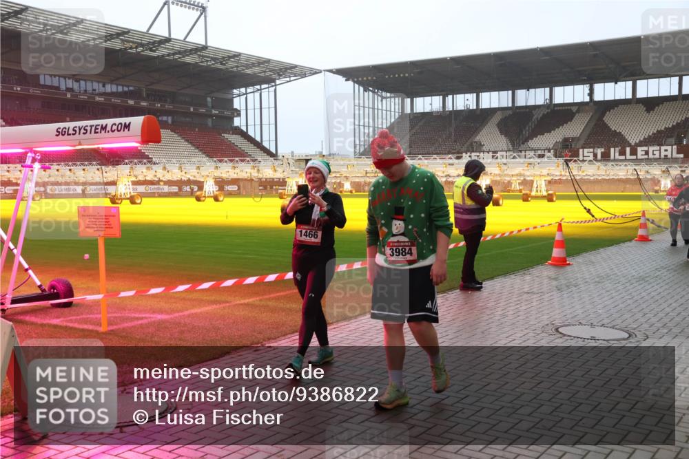 07.12.2025 - St. Pauli X-Mass-Run No. 15 Luisa Fischer http://msf.ph/oto/9386822 07.12.2025 10:21:33 Ziel 1466, 3984, 149, 270, 392, 1016, 1076, 1326, 1386, 1407, 1466, 1898, 1900, 2173, 2565, 2799, 3062, 3384, 3540, 3541, 3848, 3849, 3984, 4117, 4338, 4517 meine-sportfotos.de
