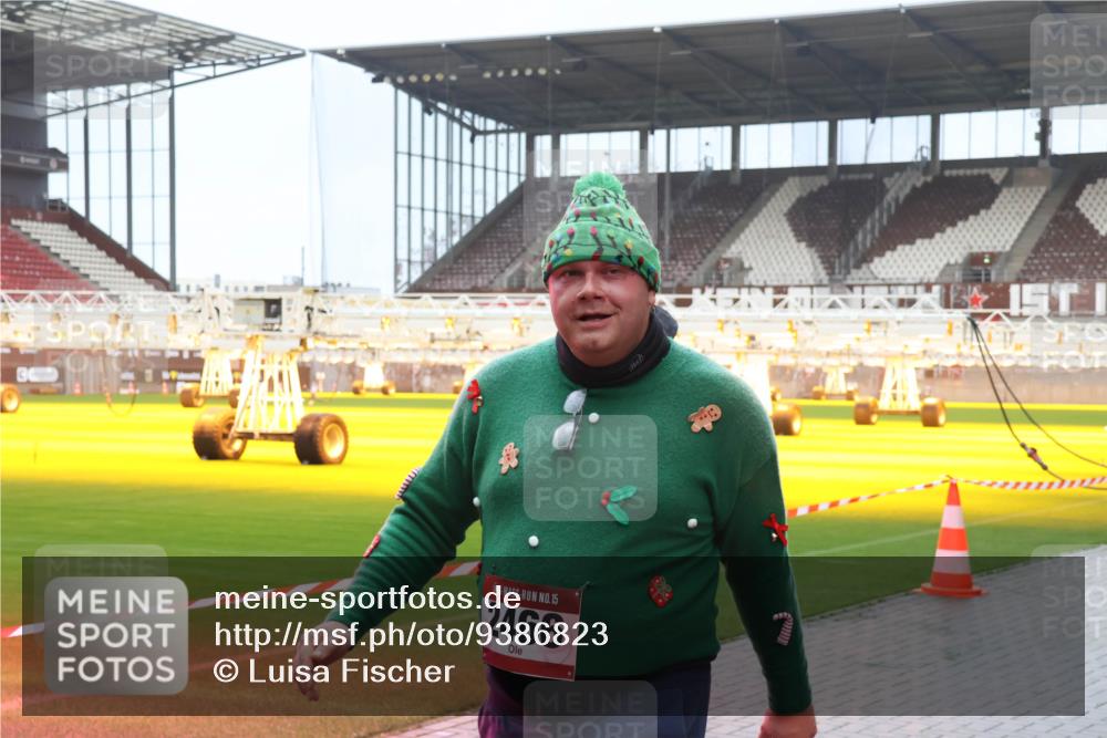 07.12.2025 - St. Pauli X-Mass-Run No. 15 Luisa Fischer http://msf.ph/oto/9386823 07.12.2025 11:42:15 Ziel 15, 2466, 15, 462, 465, 1801, 1834, 2231, 2291, 2435, 2465, 2466, 2470, 2471, 2476, 2479, 2491, 3153, 3204, 3222, 3393, 3479, 3505, 3532, 3555, 3717, 3718, 3732, 3755, 3757, 3764, 3784, 3922, 3923, 4605 meine-sportfotos.de