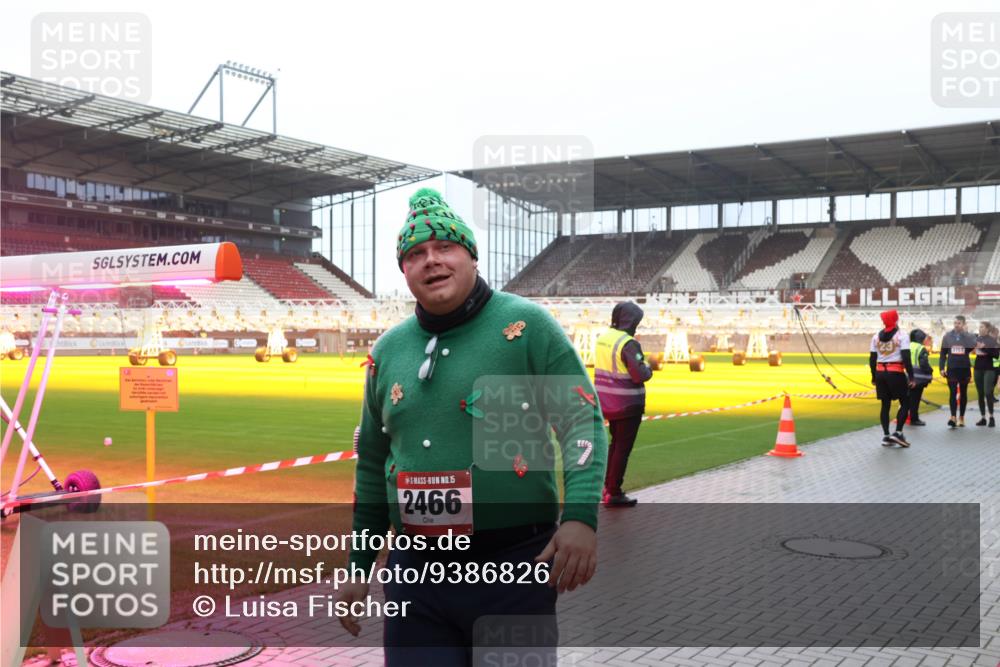 07.12.2025 - St. Pauli X-Mass-Run No. 15 Luisa Fischer http://msf.ph/oto/9386826 07.12.2025 11:42:16 Ziel 15, 2466, 15, 462, 465, 1801, 1834, 2231, 2291, 2435, 2466, 2470, 2471, 2476, 2479, 2491, 3153, 3204, 3222, 3393, 3479, 3505, 3532, 3555, 3717, 3718, 3732, 3755, 3757, 3764, 3784, 3810, 3922, 3923, 4605 meine-sportfotos.de