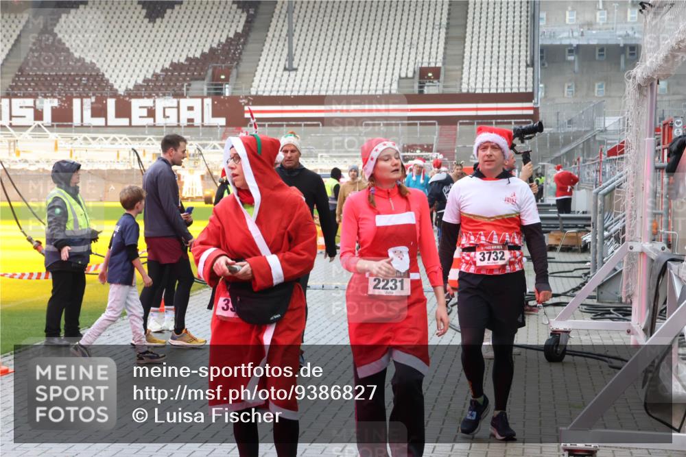 07.12.2025 - St. Pauli X-Mass-Run No. 15 Luisa Fischer http://msf.ph/oto/9386827 07.12.2025 11:42:26 Ziel 3, 2231, 3732, 15, 462, 465, 1801, 1834, 2231, 2291, 2435, 3222, 3479, 3555, 3717, 3718, 3732, 3755, 3757, 3764, 3784, 3810, 3903, 3905, 3906, 3908, 3922, 3923, 4605, 4614 meine-sportfotos.de