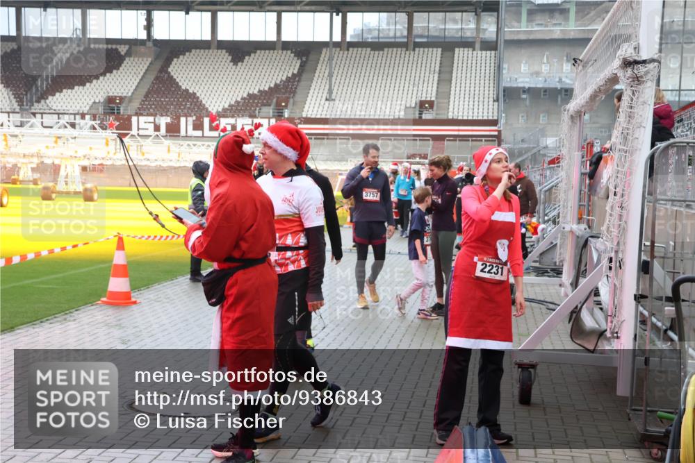 07.12.2025 - St. Pauli X-Mass-Run No. 15 Luisa Fischer http://msf.ph/oto/9386843 07.12.2025 11:42:29 Ziel 1, 3757, 2231, 15, 462, 465, 1801, 1834, 2231, 2291, 2435, 3222, 3479, 3555, 3717, 3718, 3755, 3757, 3764, 3784, 3810, 3903, 3905, 3906, 3908, 3922, 3923, 4605, 4614 meine-sportfotos.de