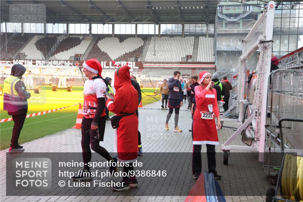 07.12.2025 - St. Pauli X-Mass-Run No. 15 Luisa Fischer http://msf.ph/oto/9386846 07.12.2025 11:42:30 Ziel 32, 2435, 3757, 2231, 15, 462, 465, 1288, 1834, 2231, 2291, 2435, 3222, 3479, 3555, 3717, 3718, 3757, 3810, 3903, 3905, 3906, 3908, 3922, 3923, 4605, 4614 meine-sportfotos.de