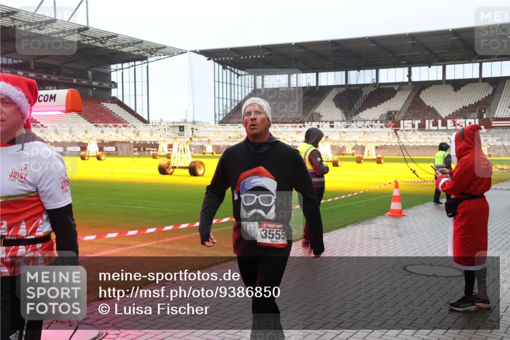 07.12.2025 - St. Pauli X-Mass-Run No. 15 Luisa Fischer http://msf.ph/oto/9386850 07.12.2025 11:42:34 Ziel 28, 3555, 15, 462, 465, 1288, 1834, 2231, 2291, 2435, 3222, 3479, 3555, 3717, 3718, 3810, 3903, 3905, 3906, 3908, 3922, 3923, 4605, 4614 meine-sportfotos.de