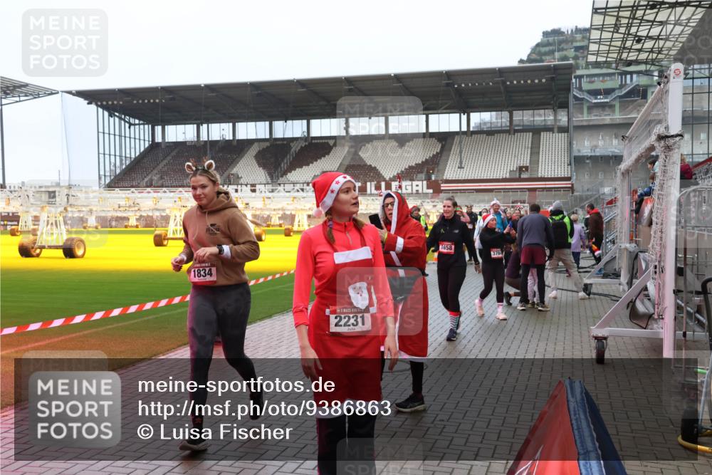 07.12.2025 - St. Pauli X-Mass-Run No. 15 Luisa Fischer http://msf.ph/oto/9386863 07.12.2025 11:42:39 Ziel 1834, 2231, 1658, 3784, 15, 462, 465, 1288, 1834, 2291, 2435, 3479, 3717, 3718, 3810, 3903, 3905, 3906, 3908, 3922, 3923, 4600, 4605, 4606, 4614 meine-sportfotos.de