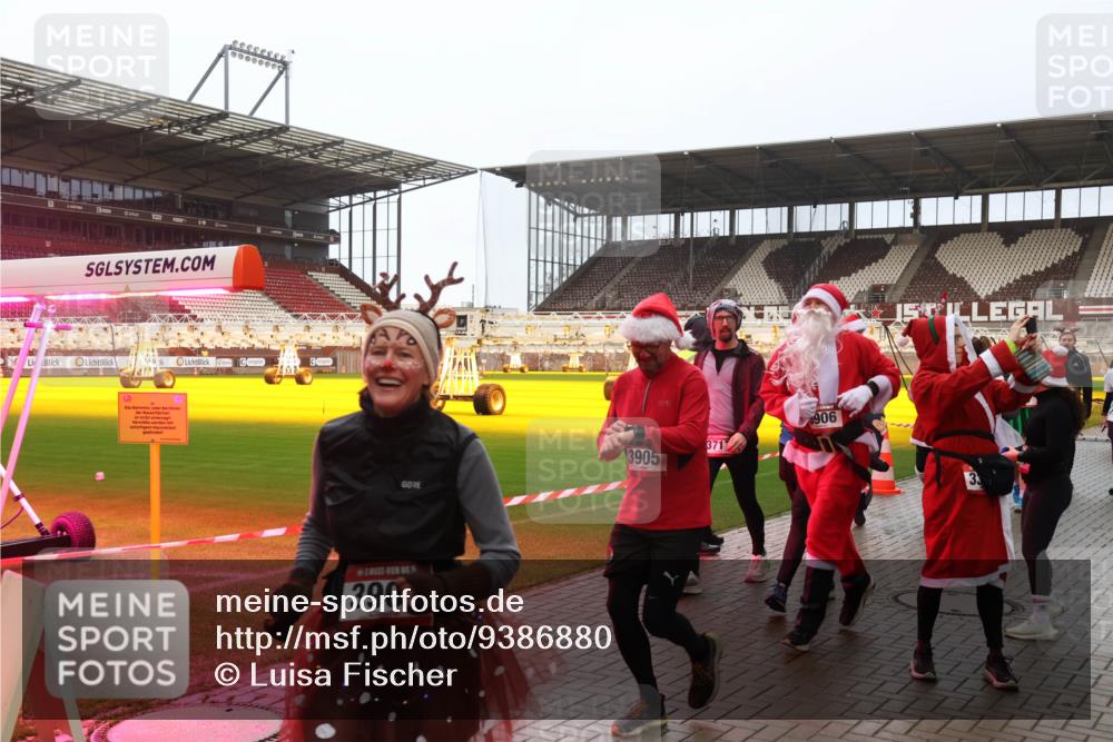07.12.2025 - St. Pauli X-Mass-Run No. 15 Luisa Fischer http://msf.ph/oto/9386880 07.12.2025 11:42:48 Ziel 390, 906, 3712, 3905, 15, 320, 323, 462, 465, 976, 1288, 1834, 2291, 3717, 3810, 3903, 3905, 3906, 3908, 3922, 3923, 4600, 4605, 4606, 4614 meine-sportfotos.de