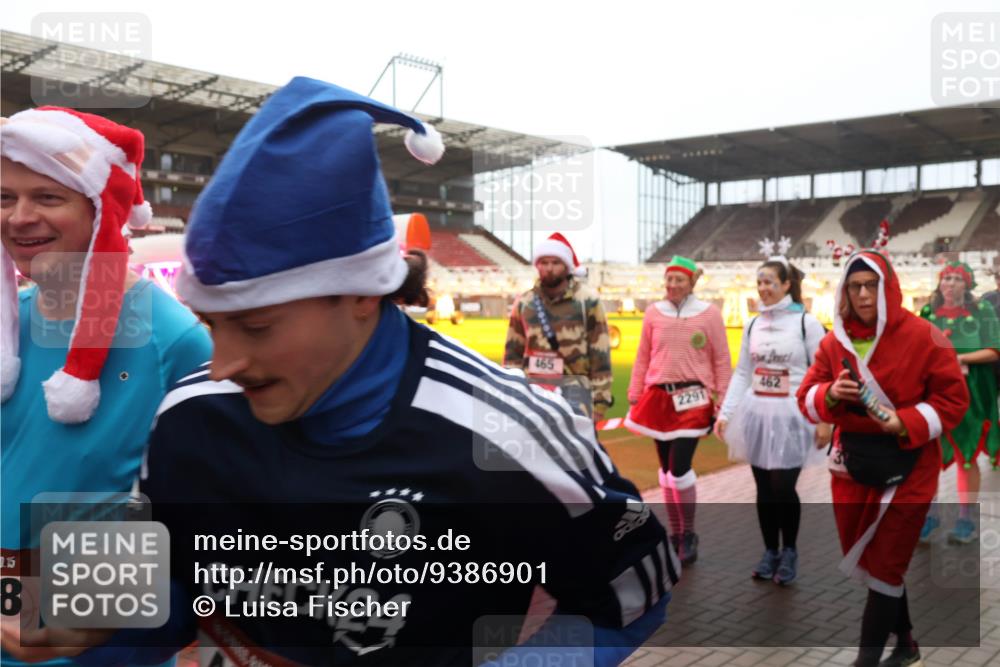 07.12.2025 - St. Pauli X-Mass-Run No. 15 Luisa Fischer http://msf.ph/oto/9386901 07.12.2025 11:42:52 Ziel 15, 8, 24, 465, 462, 158, 172, 320, 323, 462, 465, 976, 1288, 1834, 2291, 3425, 3435, 3717, 3810, 3903, 3905, 3906, 3908, 3922, 3923, 3964, 3965, 4600, 4605, 4606, 4614 meine-sportfotos.de