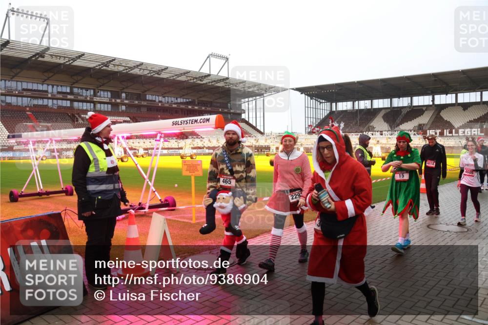 07.12.2025 - St. Pauli X-Mass-Run No. 15 Luisa Fischer http://msf.ph/oto/9386904 07.12.2025 11:42:53 Ziel 6314, 465, 229, 15, 4614, 4605, 158, 172, 320, 323, 462, 465, 976, 1288, 1834, 2291, 3425, 3435, 3810, 3903, 3905, 3906, 3908, 3922, 3923, 3964, 3965, 4600, 4605, 4606, 4614 meine-sportfotos.de