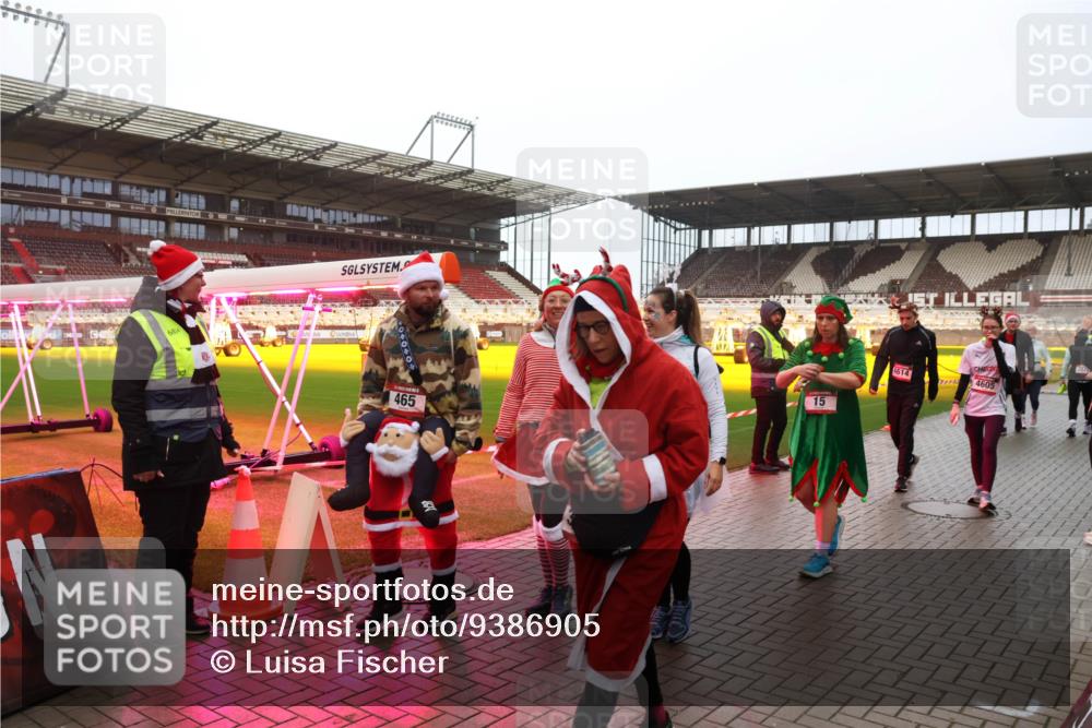 07.12.2025 - St. Pauli X-Mass-Run No. 15 Luisa Fischer http://msf.ph/oto/9386905 07.12.2025 11:42:53 Ziel 634, 465, 15, 4614, 4605, 158, 172, 320, 323, 462, 465, 976, 1288, 1834, 2291, 3425, 3435, 3810, 3903, 3905, 3906, 3908, 3922, 3923, 3964, 3965, 4600, 4605, 4606, 4614 meine-sportfotos.de